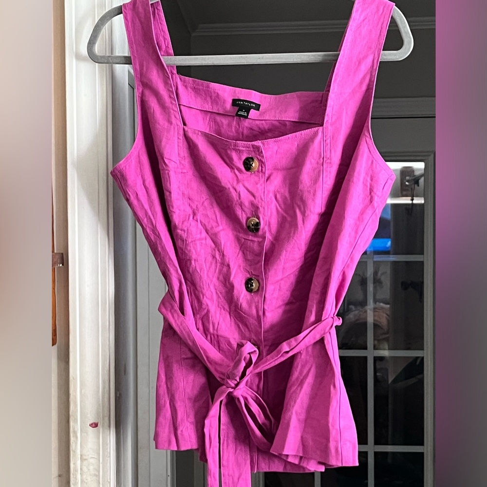 Sleeveless blouse
